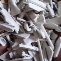 供應白色PVC塑鋼破碎料